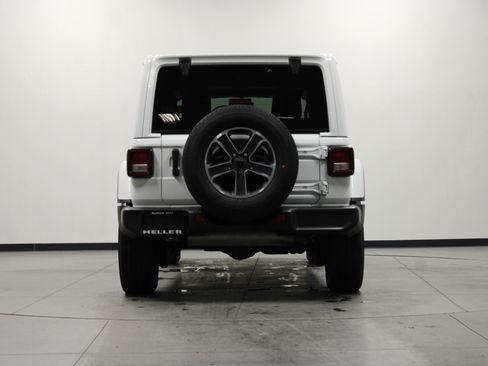 Used 2023 Jeep Wrangler Sahara image 5