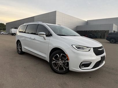 Used 2024 Chrysler Pacifica Pinnacle