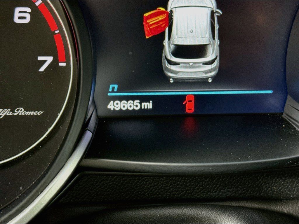 Used 2022 Alfa Romeo Stelvio Ti AWD/4WD image 13