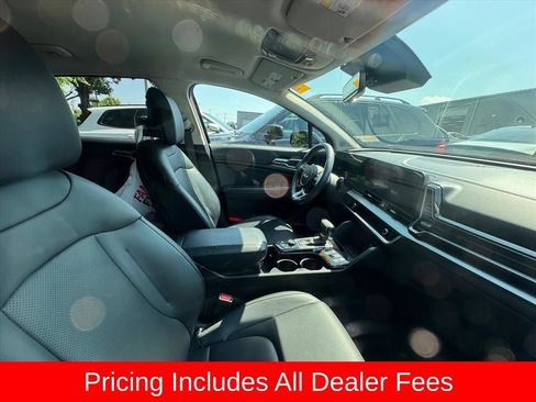 Certified 2024 Kia Sportage EX FWD image 3