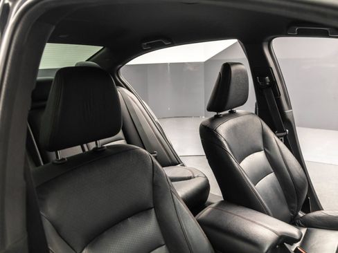 Used 2017 Honda Accord Sport Special Edition image 38