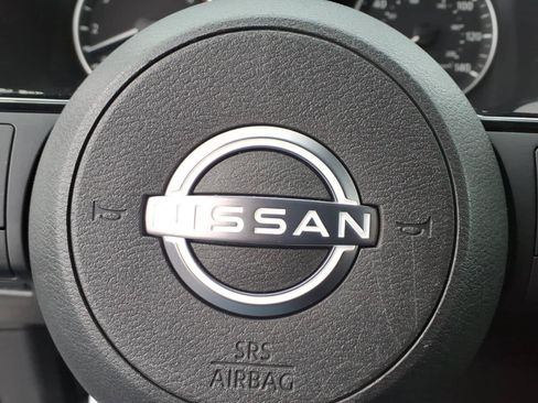 Used 2023 Nissan Rogue SV AWD/4WD image 10