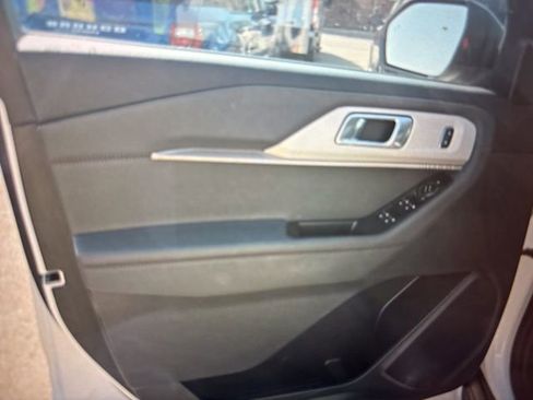 Used 2025 Ford Explorer Active w/ Active Comfort Package image 22