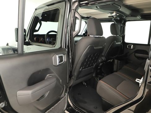 Used 2023 Jeep Gladiator Mojave w/ Cold Weather Group image 25