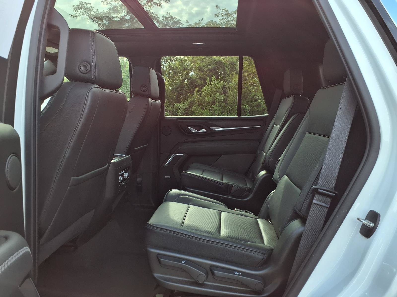 Used 2021 GMC Yukon Denali w/ Denali Premium Package AWD/4WD image 33