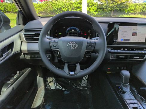 Used 2026 Toyota Camry SE FWD image 15