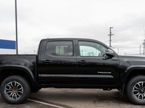 Used 2023 Toyota Tacoma TRD Sport image 5