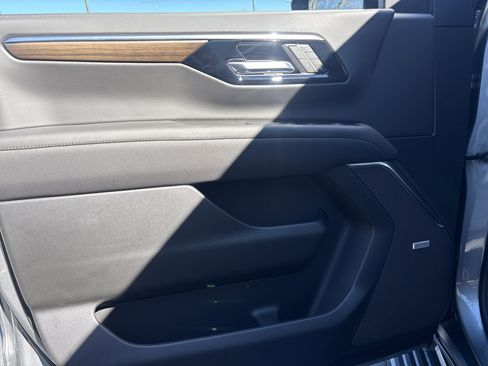 New 2026 Chevrolet Tahoe High Country AWD/4WD image 15