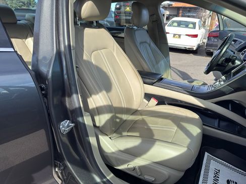 Used 2018 Lincoln MKZ Reserve image 16