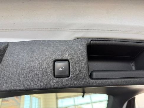 Used 2025 Ford Escape ST-Line Select AWD/4WD image 7