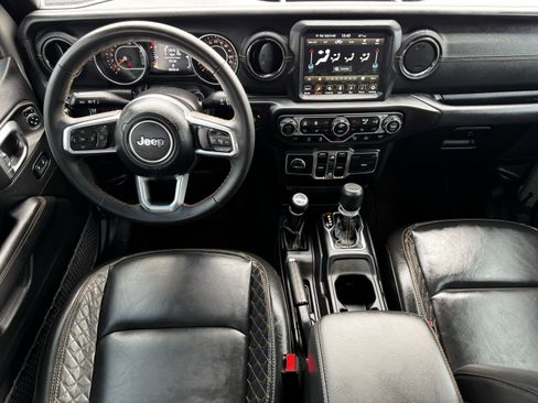 Used 2023 Jeep Gladiator Overland image 13