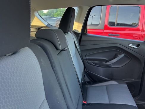 Used 2019 Ford Escape SE FWD image 12