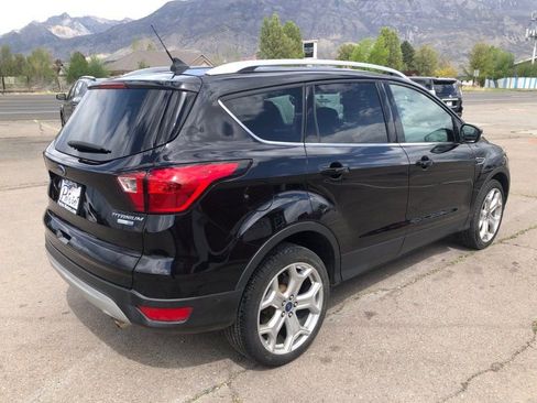 Used 2019 Ford Escape Titanium image 5