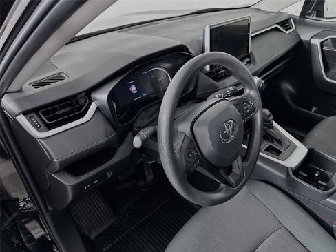 Used 2025 Toyota RAV4 XLE image 22