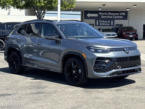 New 2026 Volkswagen Tiguan SE R-Line FWD image 7