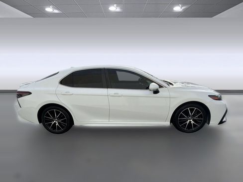 Used 2022 Toyota Camry SE FWD image 8