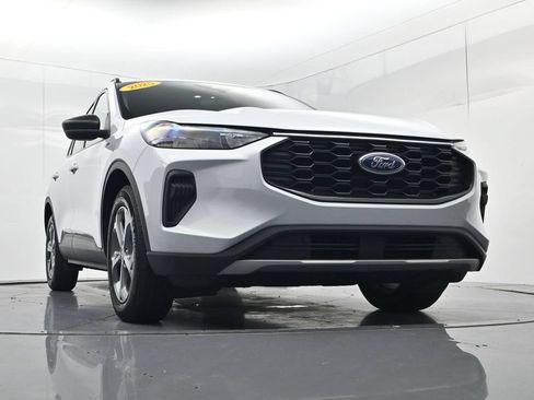Used 2025 Ford Escape ST-Line FWD image 33
