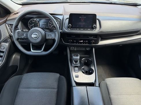 Certified 2023 Nissan Rogue SV FWD image 10