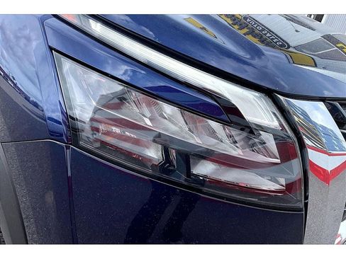 Used 2025 Nissan Pathfinder SL AWD/4WD image 33