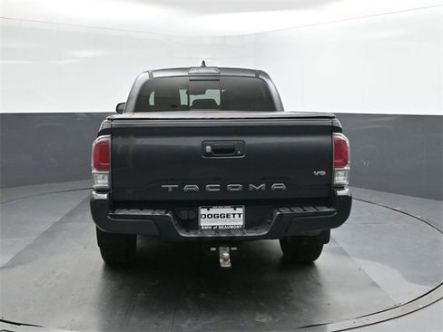 Used 2020 Toyota Tacoma TRD Sport image 8