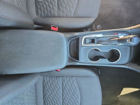 Used 2021 Chevrolet Equinox LT image 26