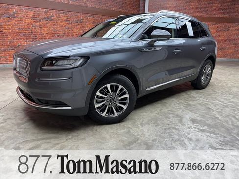 Used 2022 Lincoln Nautilus Reserve image 1