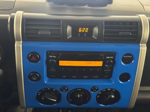 Used 2008 Toyota FJ Cruiser 4WD image 28