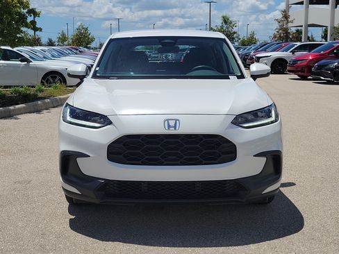 Used 2025 Honda HR-V LX image 2
