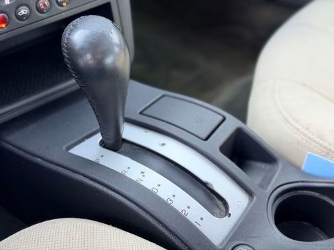 Used 2005 Pontiac Grand Prix GT w/ Comfort And Info Package image 12