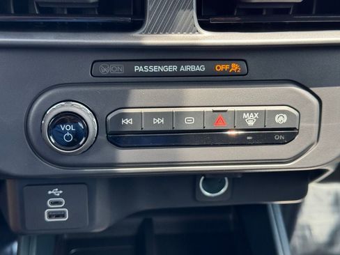 New 2025 Ford Maverick XL FWD image 10
