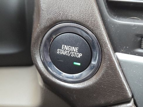 Used 2019 Chevrolet Suburban Premier image 24