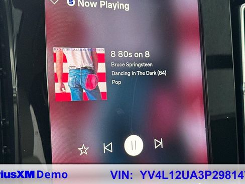 Used 2023 Volvo XC40 B5 Ultimate w/ Protection Package Premier image 29