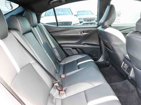 Used 2025 Toyota Camry SE image 20