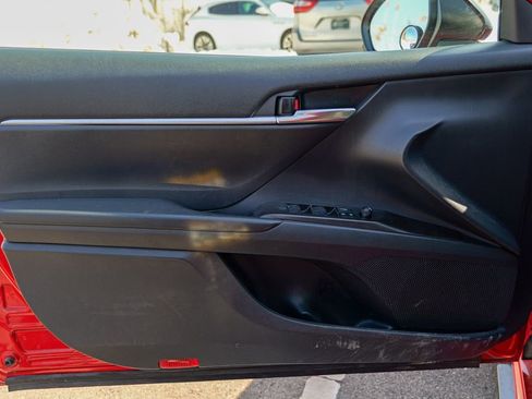 Used 2021 Toyota Camry SE image 17