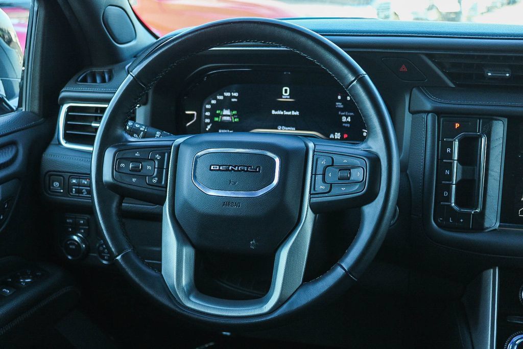 Used 2024 GMC Yukon XL Denali AWD/4WD image 16