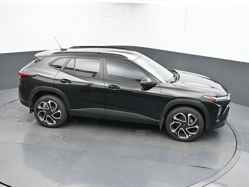 Used 2024 Chevrolet Trax RS w/ Driver Confidence Package FWD image 33