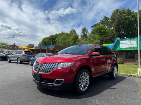 Used 2012 Lincoln MKX AWD image 1