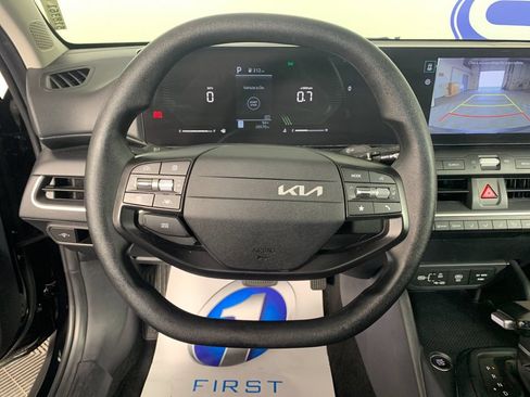 Used 2025 Kia K4 FWD image 18