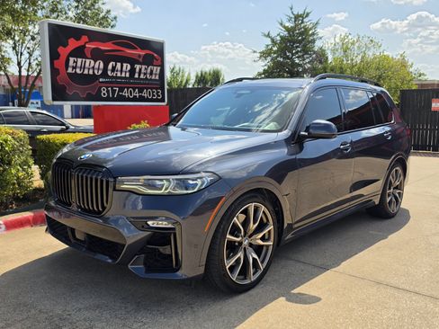 Used 2020 BMW X7 M50i w/ Dynamic Handling Package AWD/4WD image 1