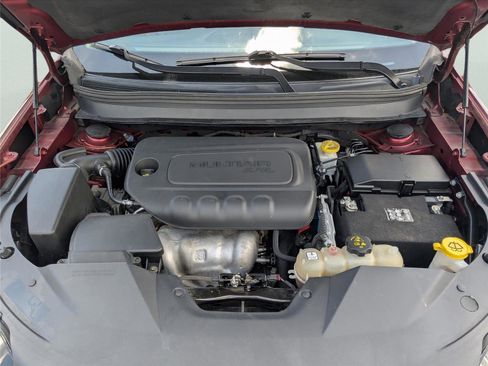 Used 2019 Jeep Cherokee Latitude w/ Popular Appearance Group FWD image 10