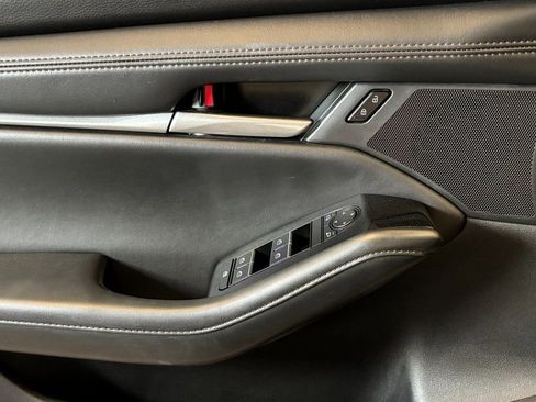 Used 2024 MAZDA MAZDA3 s image 17