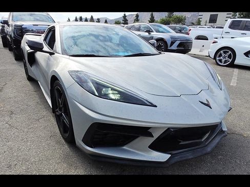 Used 2021 Chevrolet Corvette Stingray Premium Conv w/ Z51 Performance Package RWD image 2
