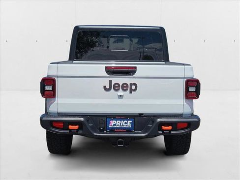 Used 2025 Jeep Gladiator Mojave w/ Convenience Group image 7