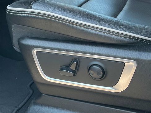 Used 2025 RAM 1500 Laramie image 29