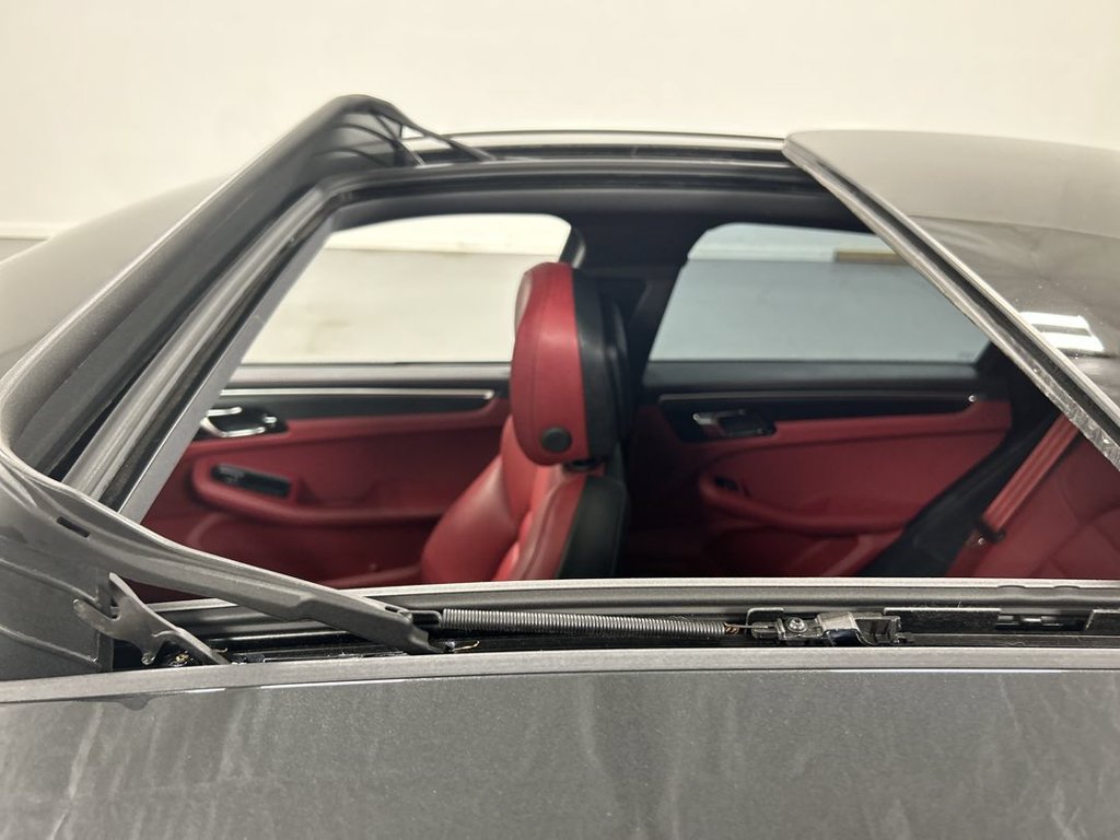 Certified 2023 Porsche Macan GTS AWD/4WD image 20