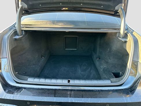 Used 2023 BMW 760i xDrive image 27