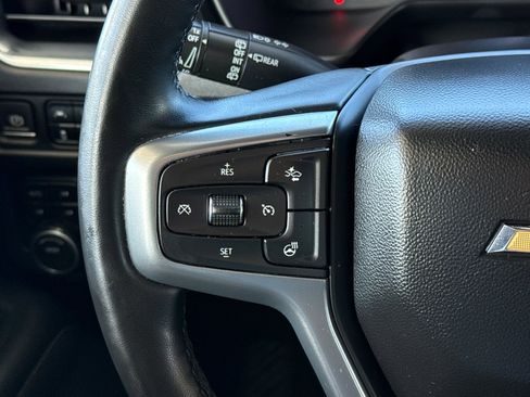 Used 2023 Chevrolet Suburban Premier image 31