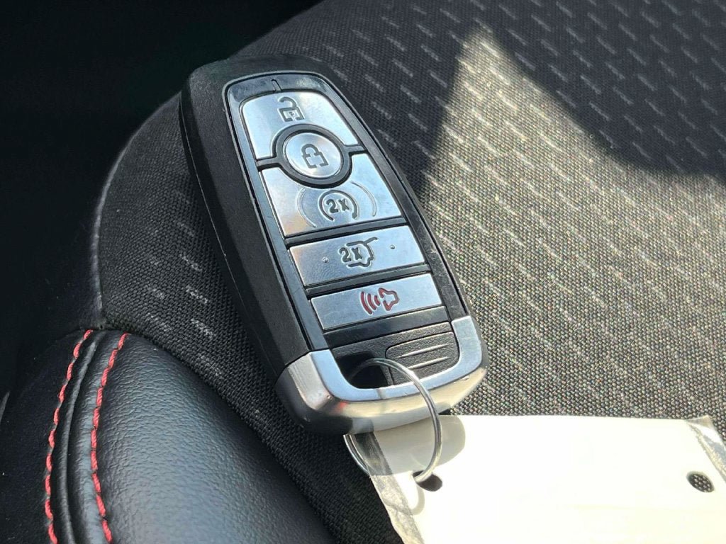 Used 2025 Ford Escape ST-Line Select AWD/4WD image 40