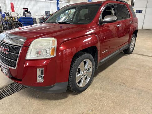 Used 2015 GMC Terrain SLE w/ Chrome Edition image 2
