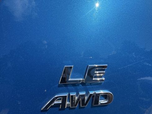 Used 2018 Toyota RAV4 LE AWD/4WD image 57